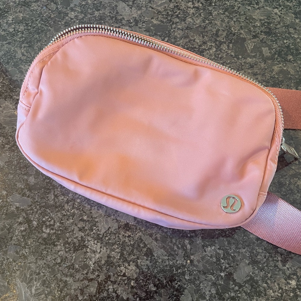 [LULULEMON]